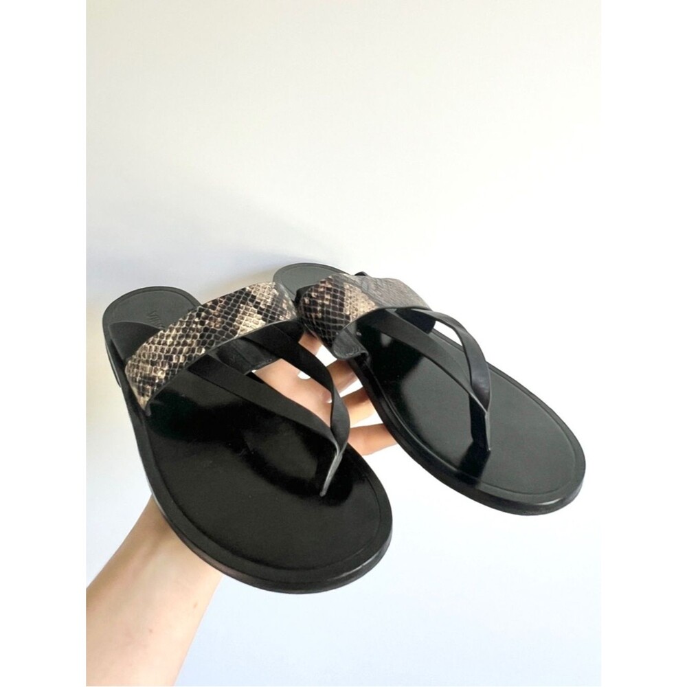 Vince Black Leather Sandal Flip-Flops with Snakeskin Texture Strap Size US 7.5
